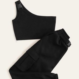 *ONLY  SELLING TOP* Black One Shoulder Crop Top